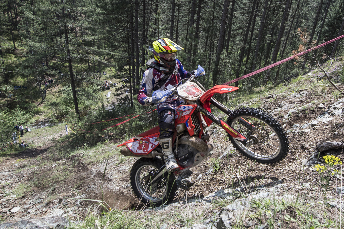 TARA BACILA NA KOLENA I NAJBOLJE VOZAČE