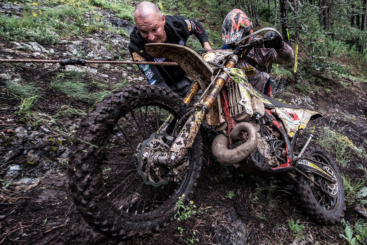 XROSS CHALLENGE TRKA – DRUGI DAN: SUROVA BORBA PROTIV BLATA I KLIZAVIH UZBRDICA